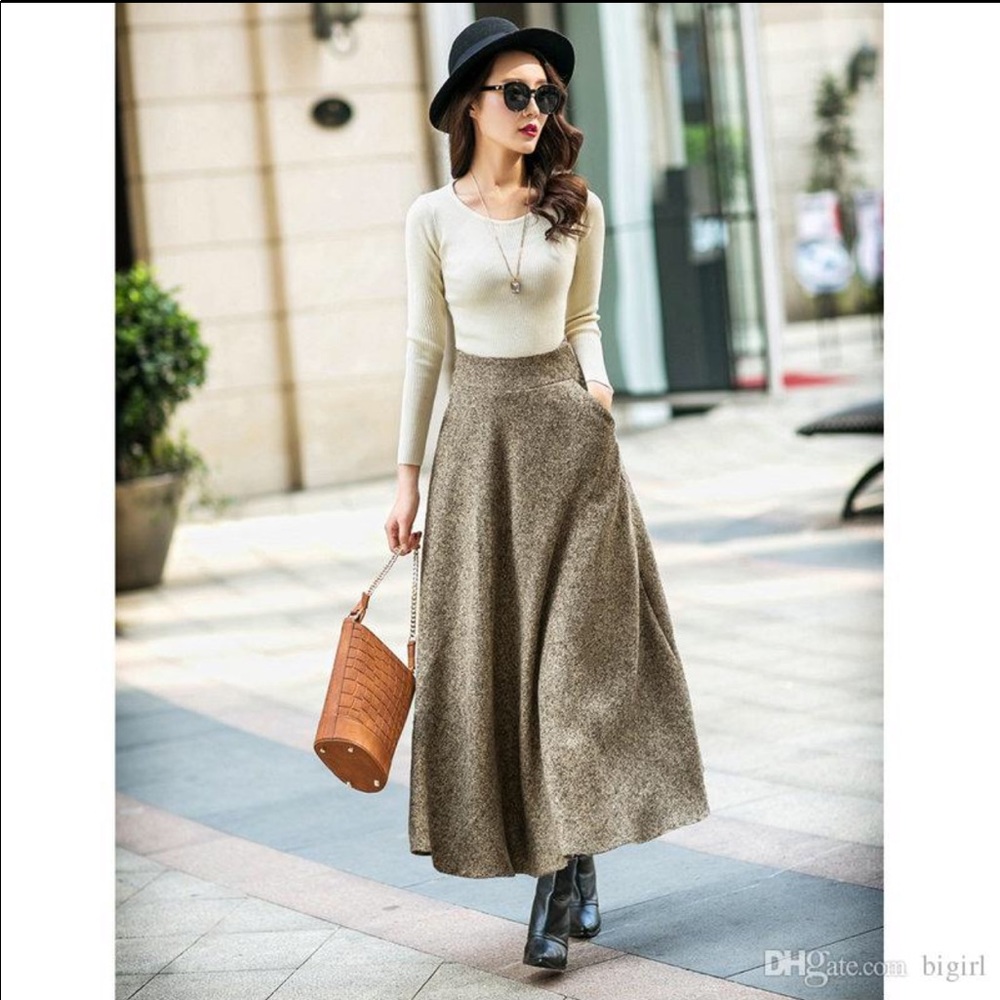 Skirt. High waist. Long. Flowing and Flirty.